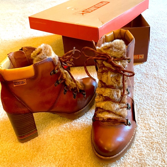 Pikolinos Booties - Picture 1 of 4